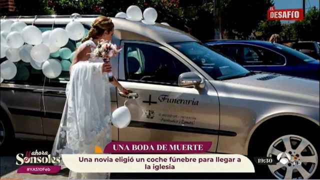La zamorana Natalia Hernández llegó a su boda en un coche fúnebre