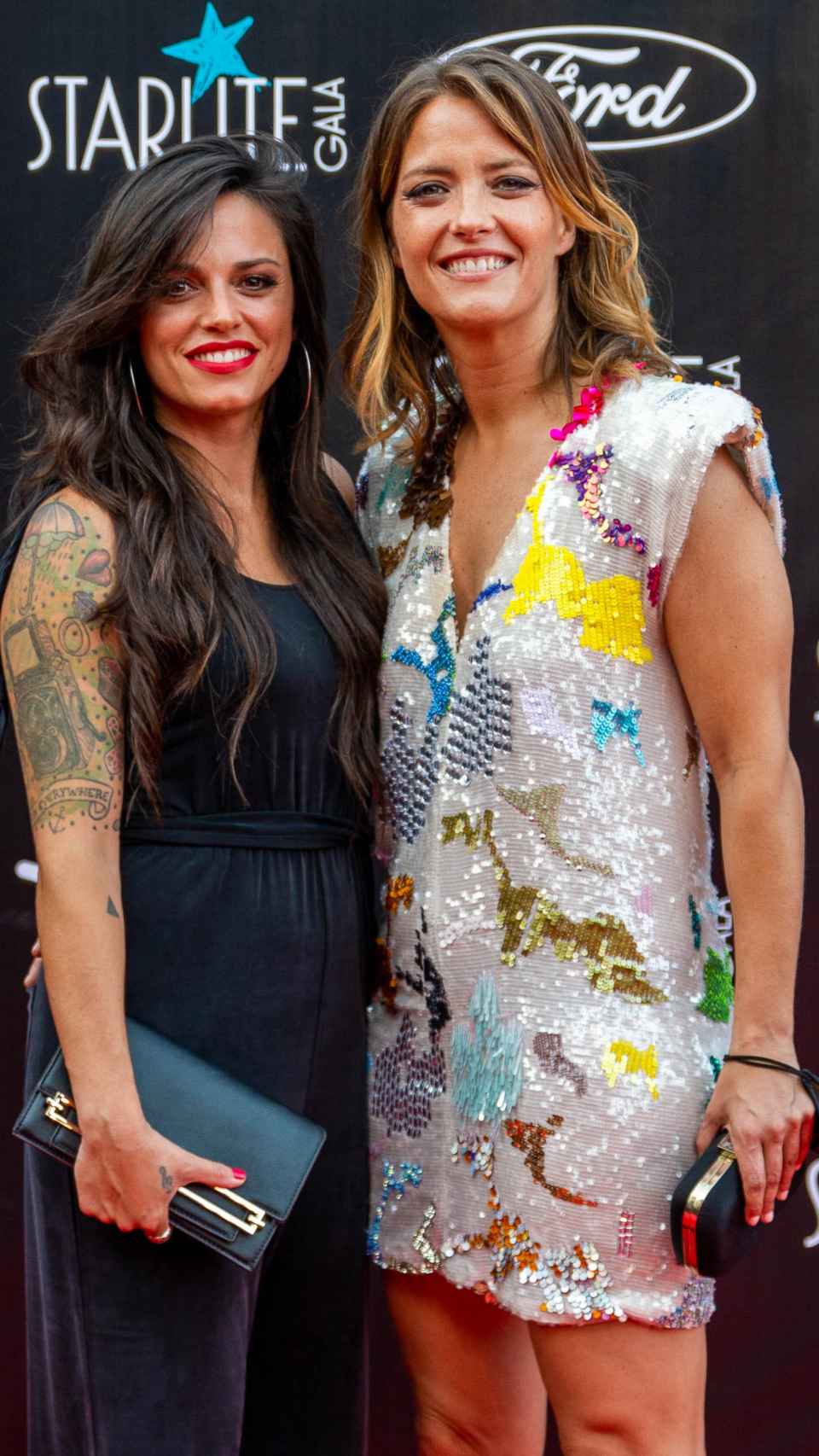 La presentadora María Casado junto a Martina, el día en que oficializaron su historia de amor.
