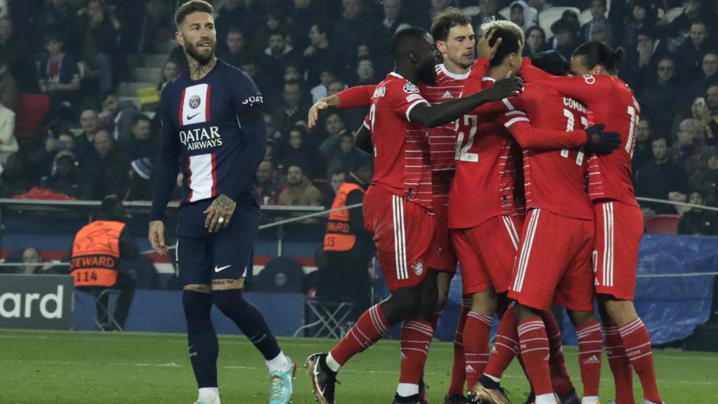 Los jugadores del Bayern celebran el primer gol del partido ante el PSG.