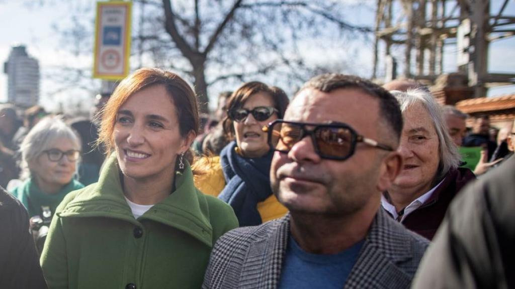 Jorge Javier Vázquez y Mónica García en la manifestación por la sanidad pública.