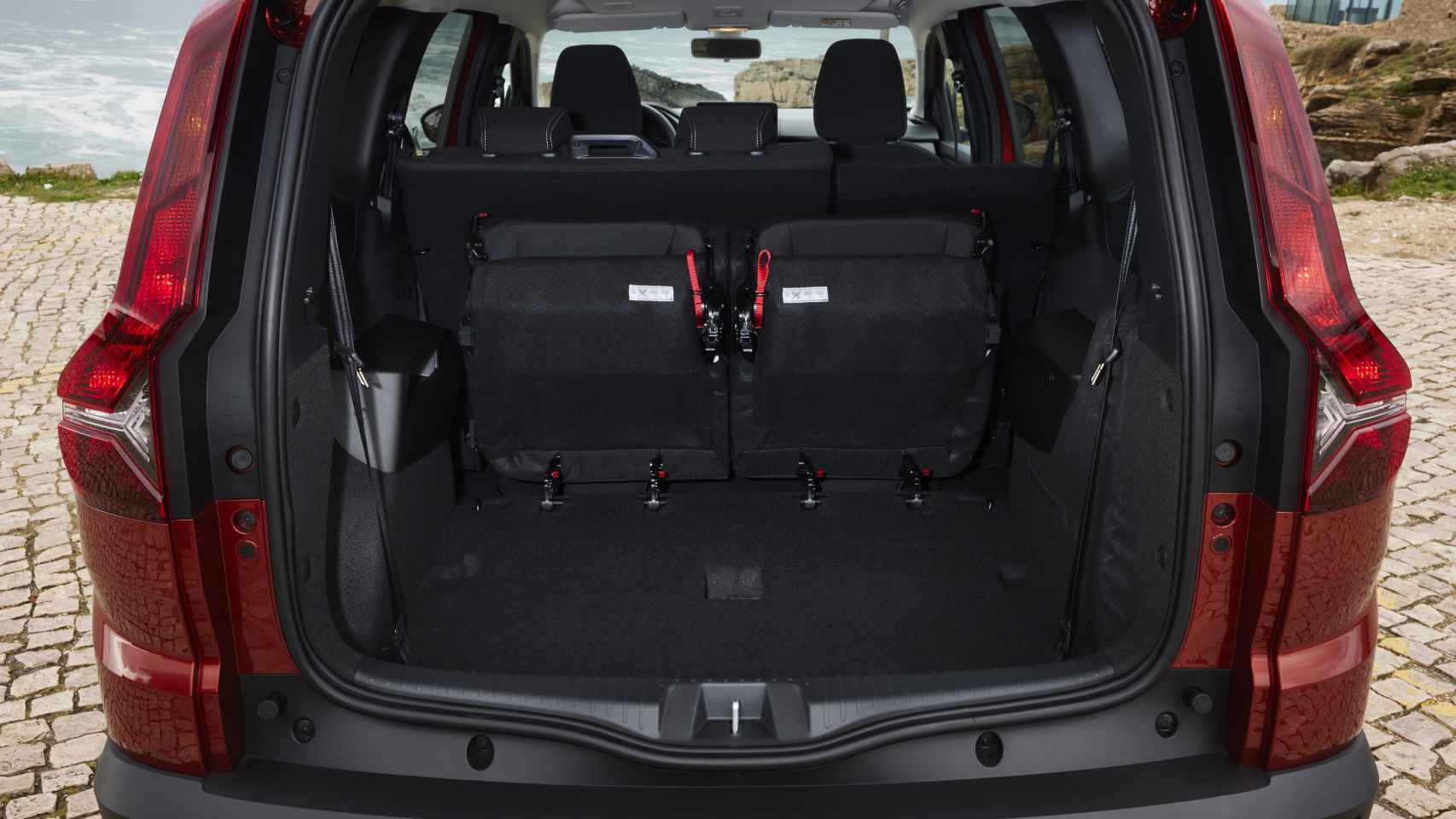 El Dacia Jogger tiene un maletero de 708 litros con los cinco asientos en uso.