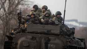 Un grupo de soldados ucranianos en la región de Bakhmut