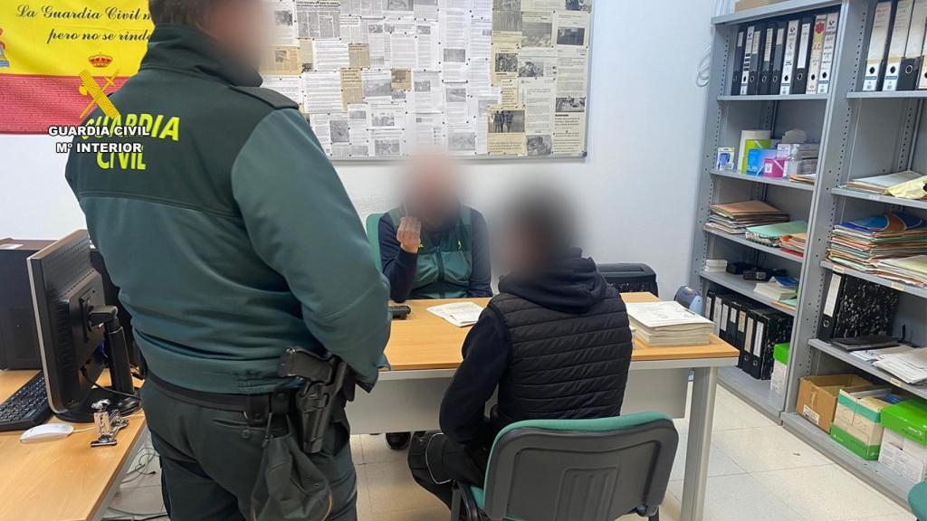 El detenido, en dependencias de la Guardia Civil.