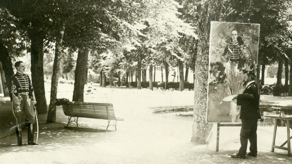 Sorolla pinta al rey Alfonso XIII en La Granja en una fotografía de Campúa (Museo Sorolla)