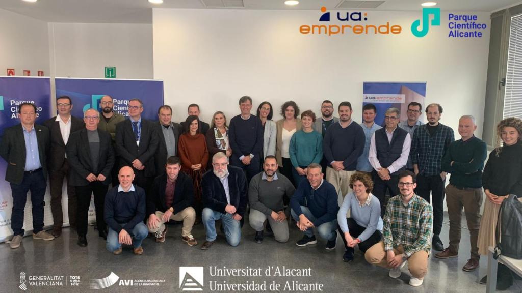 Foto de familia de los proyectos del Parque Científico de la Universidad de Alicante en el programa internacional.