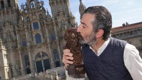 Luis Zahera con su Goya por ‘As bestas’ en Santiago de Compostela