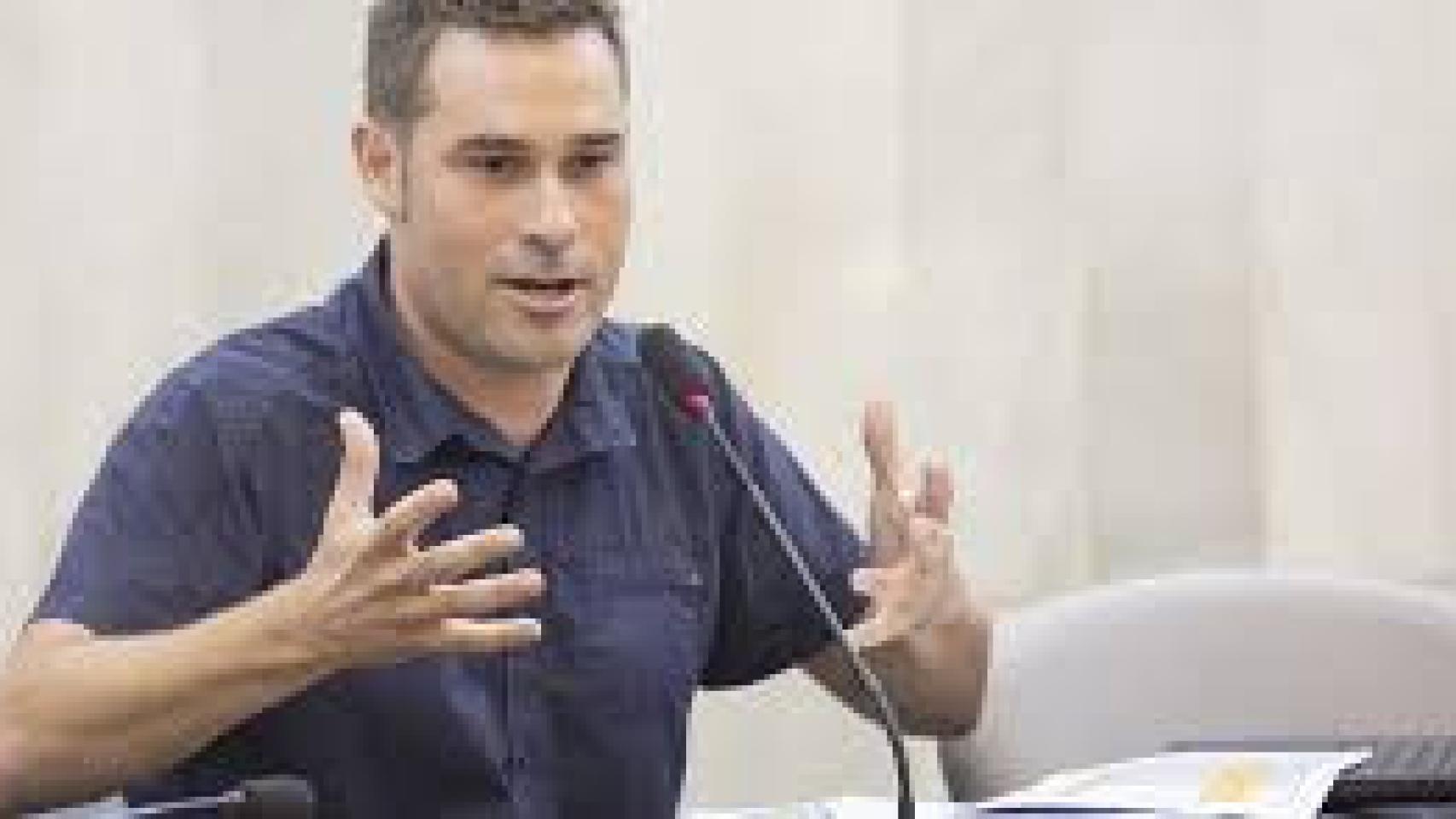 El portavoz de Compromís en la Diputación de Alicante, Gerard Fullana, en un pleno.