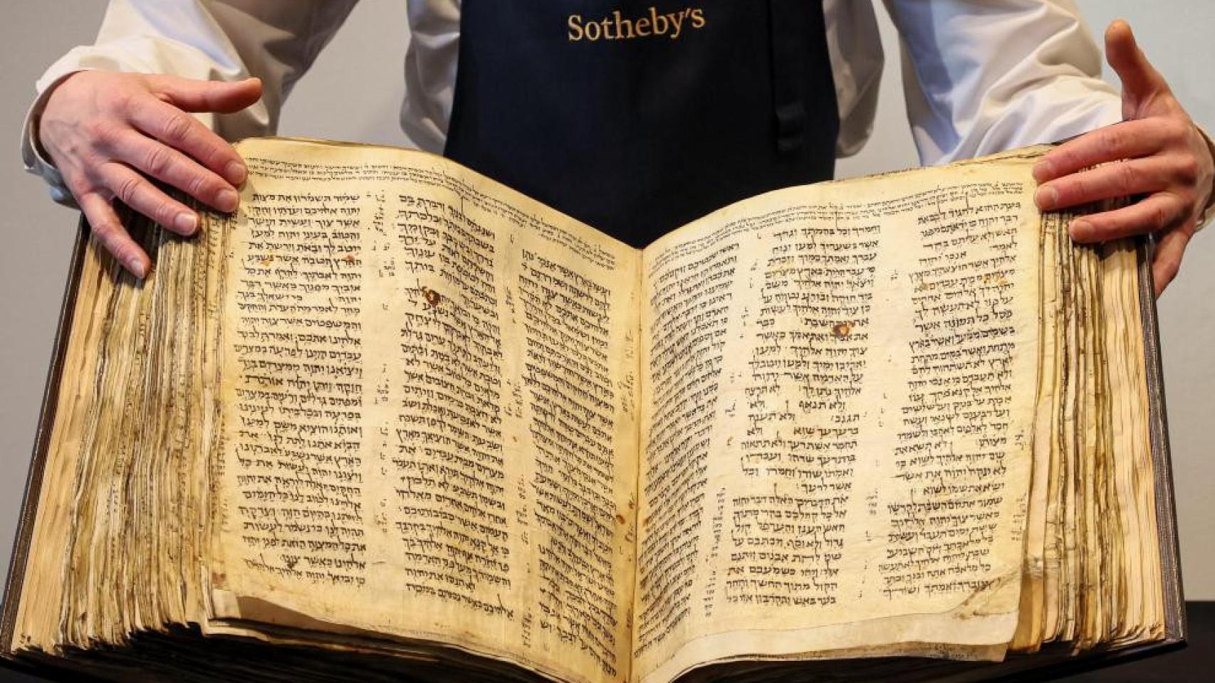 El Codex Sassoon. Foto: Brendan McDermid / Reuters