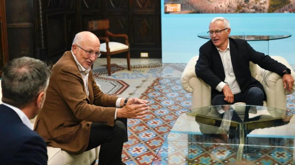 Juan Roig y Joan Ribó, en el Ayuntamiento de Valencia. EE