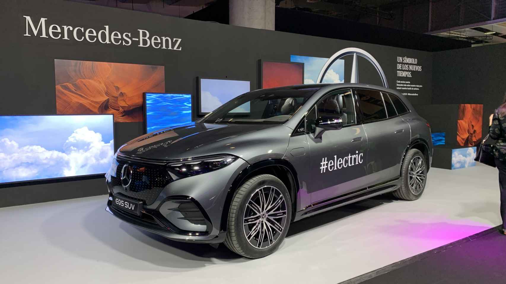 El Mercedes EQS SUV es uno de los protagonistas durante la Mercedes Fashion Week.