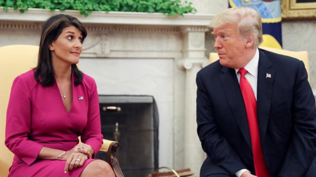 Nikki Haley y Donald Trump en una foto de archivo de 2018.