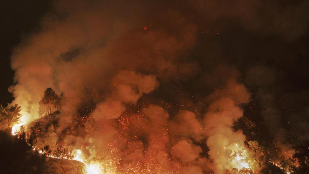 Incendio forestal en Lugo.