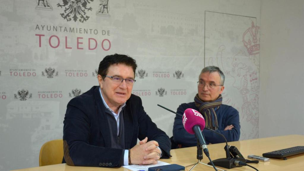 El concejal de Cultura de Toledo, Teo García, y el archivero municipal, Mariano García Ruipérez