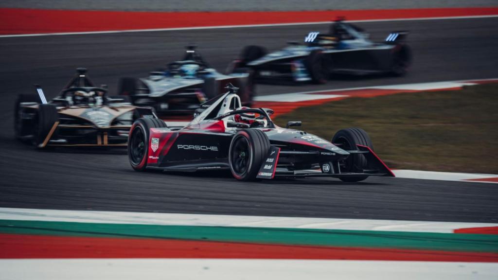 Un coche del TAG Heuer Porsche Formula E Team.