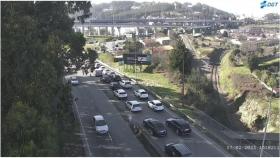 Retenciones por un accidente con una moto en la rotonda de entrada a Pocomaco en A Coruña