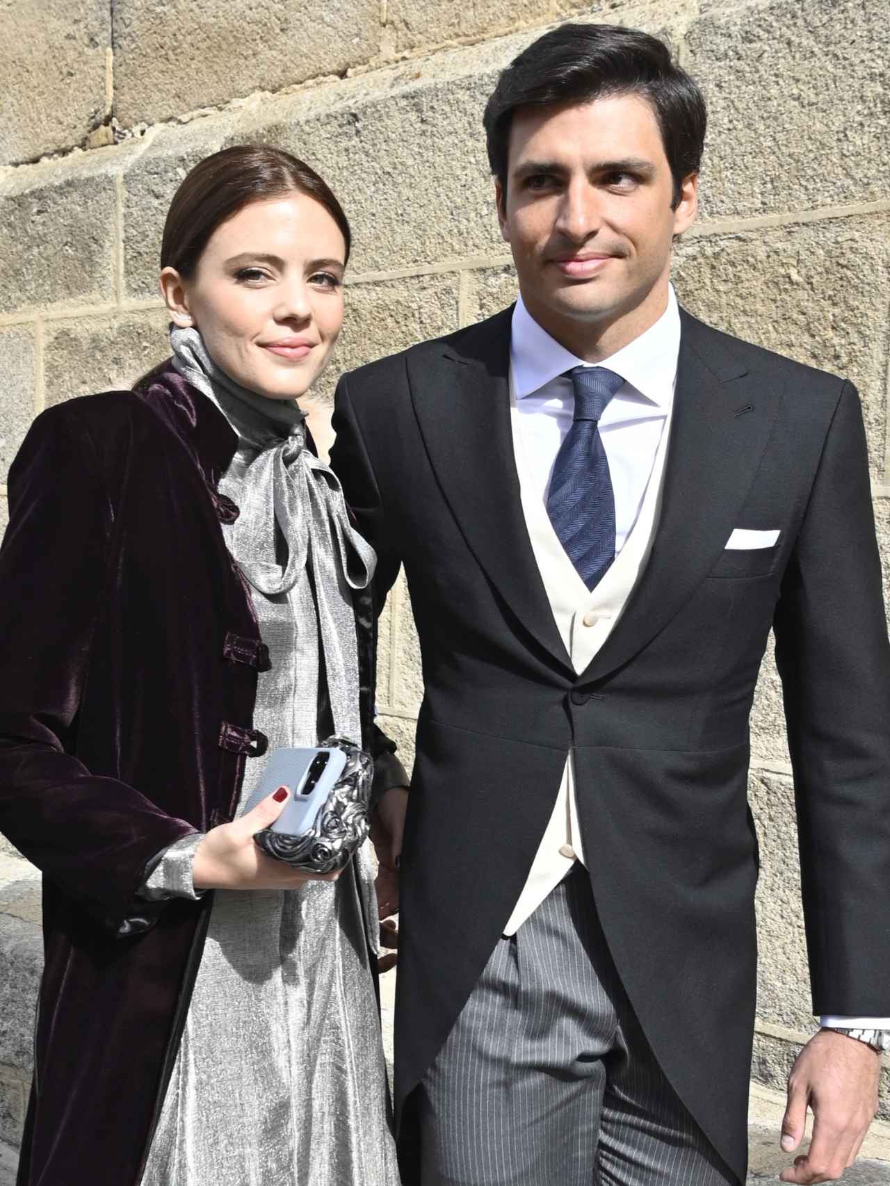 Carlos Sainz Jr. junto a su pareja, Isabel, este sábado 18 de febrero de 2023.