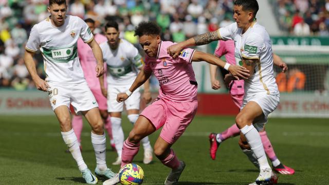 Braithwaite se marcha de los jugadores del Elche.