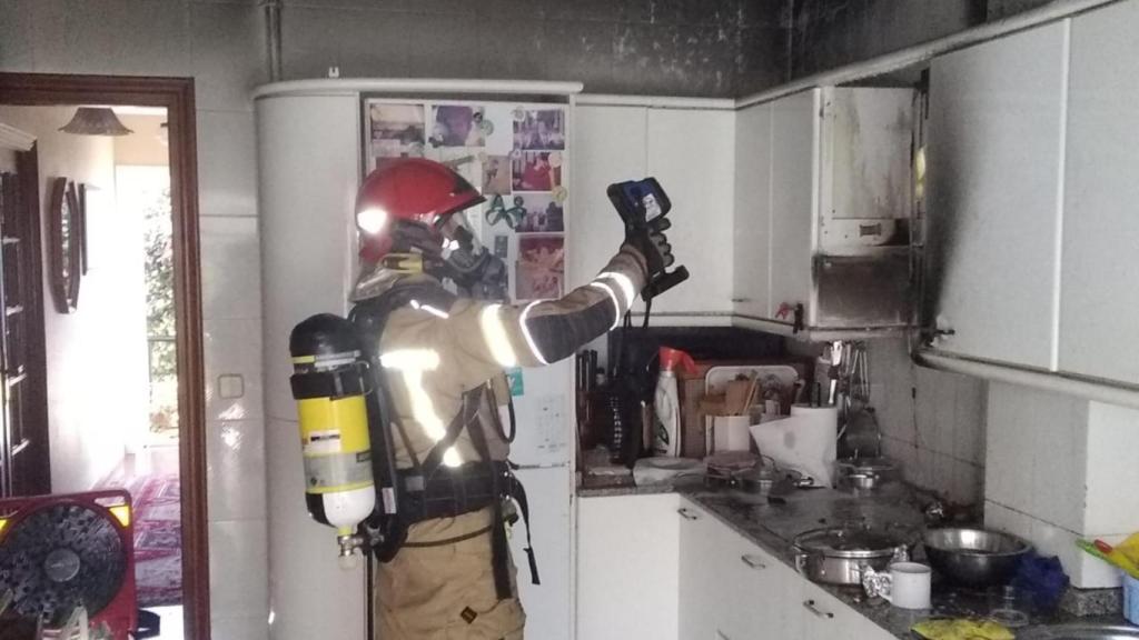 Los Bomberos de Oleiros (A Coruña) se movilizan por un incendio en una cocina de Lamastelle