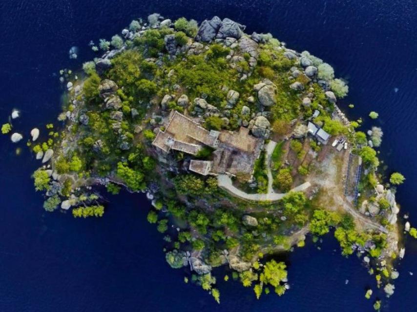 Imagen del castillo que está a la venta en Ávila