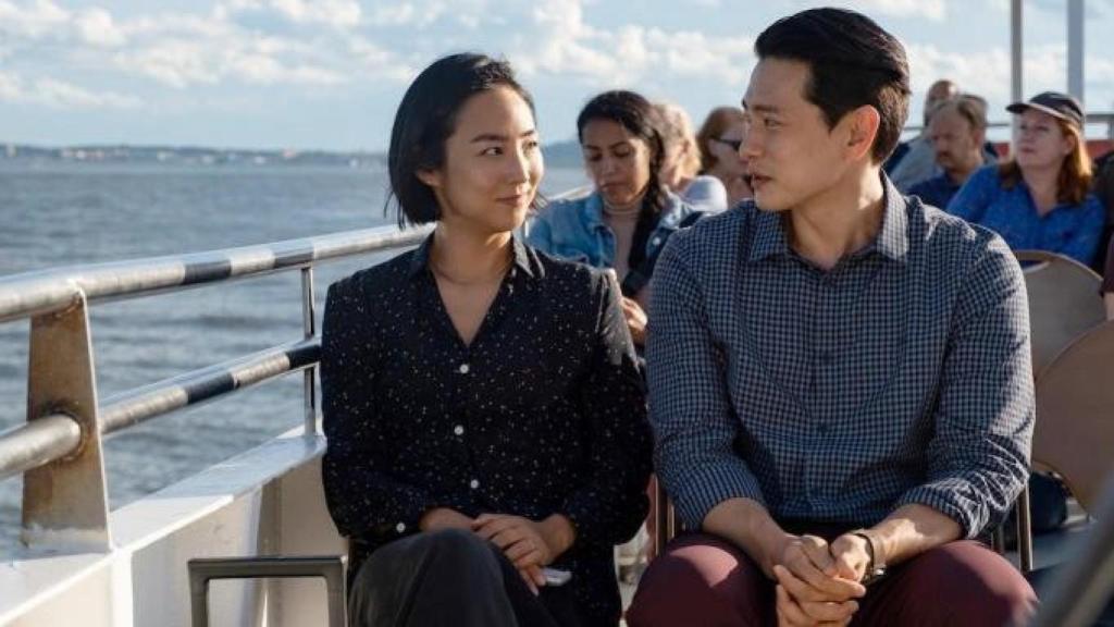 Greta Lee y Teo Yoo en 'Past Lives'