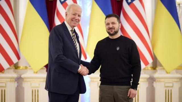 Joe Biden visita Kiev