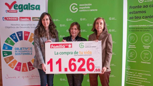 Donación de Vegalsa-Eroski a la AECC.