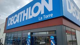 Fachada Decathlon.