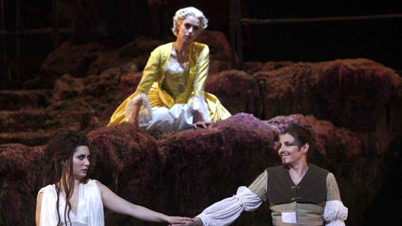 Una escena de la representación de la ópera 'Aquiles en Esciros', en el Teatro Real.