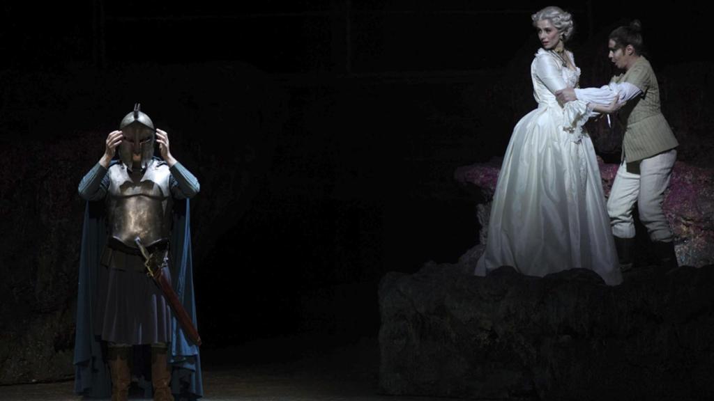 Una escena de la representación de la ópera 'Aquiles en Esciros', en el Teatro Real.