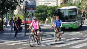 Ciclistas por una zona del centro de Valladolid