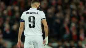 Karim Benzema, con el '9' a la espalda y el brazalete de capitán del Real Madrid