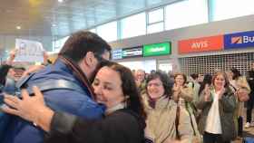 Ana Miranda en su llegada al aeropuerto de Peinador.