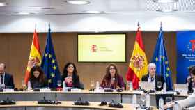 María Jesús Montero, reunida con la delegación del Parlamento Europeo para el control de los fondos de recuperación.