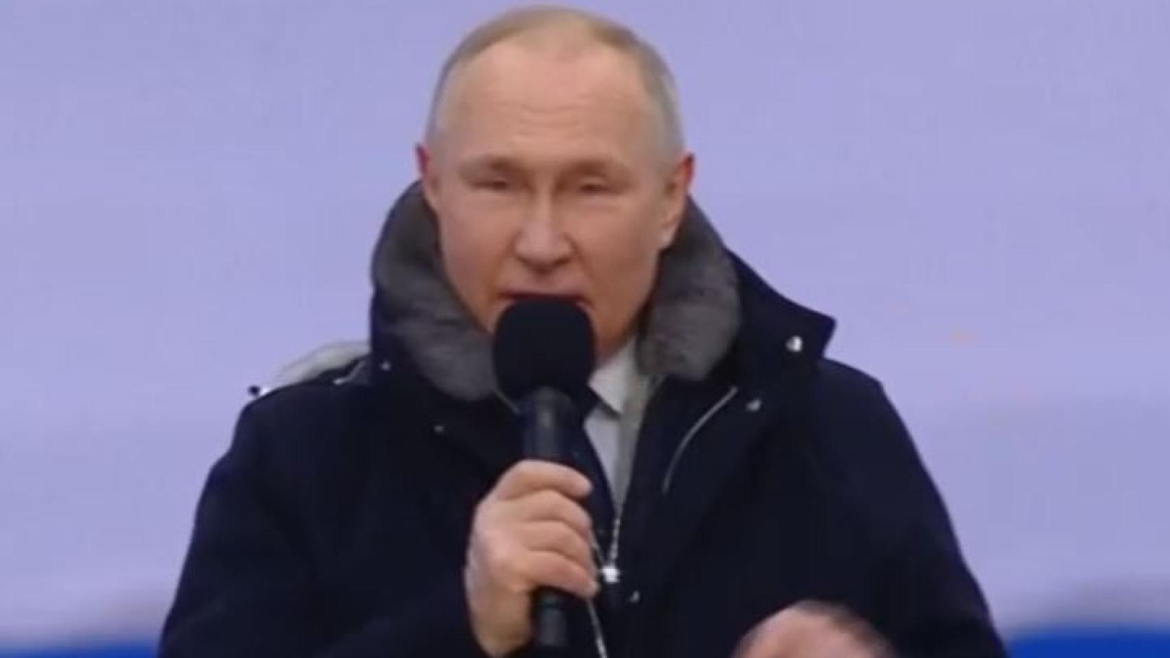 Putin durante su discurso por el Día de la Patria en el Estadio de Luzhniki.