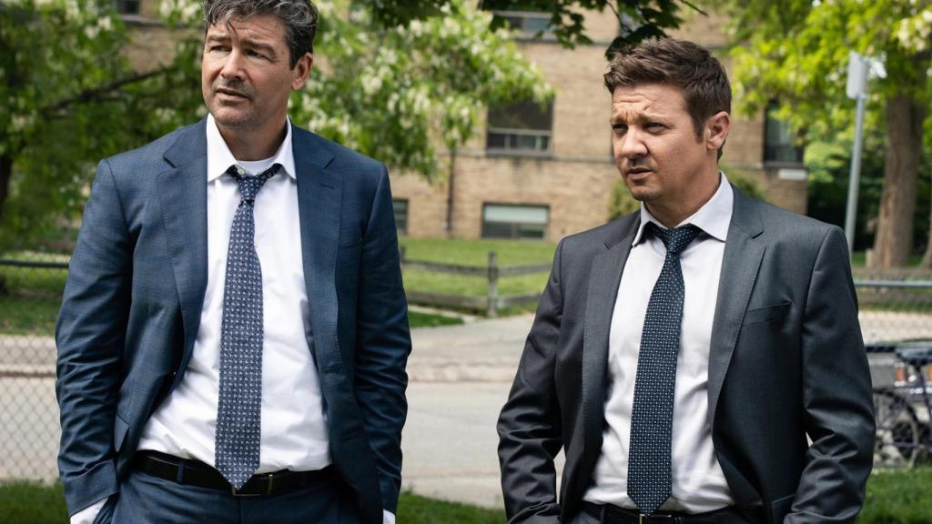 Kyle Chandler y Jeremy Renner son los hermanos McLusky en 'Mayor of Kingstown'