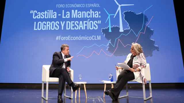 Esther Esteban entrevista a Emiliano García-Page en la primera edición del Foro Económico de Castilla-La Mancha. Fotos: Óscar Huertas