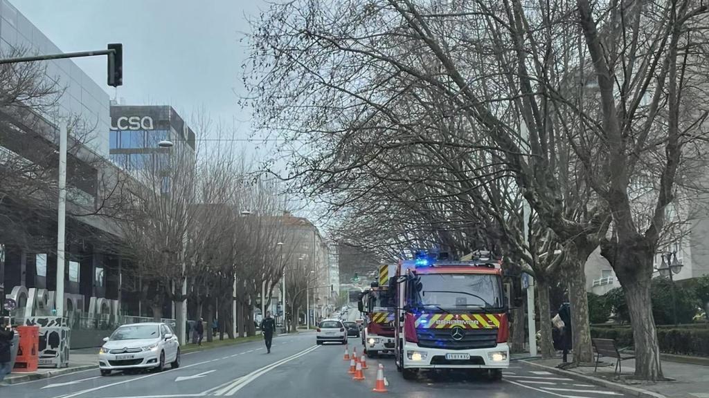 Los bomberos de A Coruña en la calle Manuel Murguía