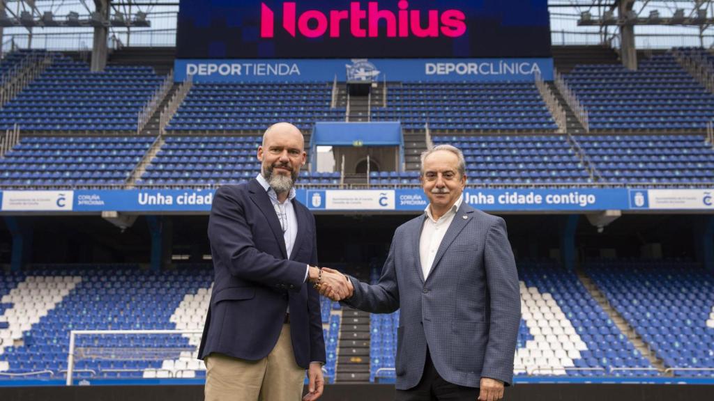 El presidente de Northius, Carlos Díaz y el presidente del Deportivo La Coruña, Antonio Couceiro.