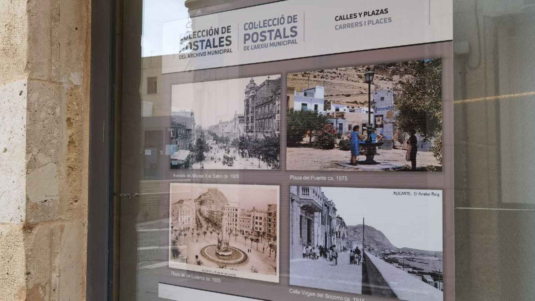 Los ventanales del Archivo Municipal de Alicante lucen la historia de la ciudad en postales.