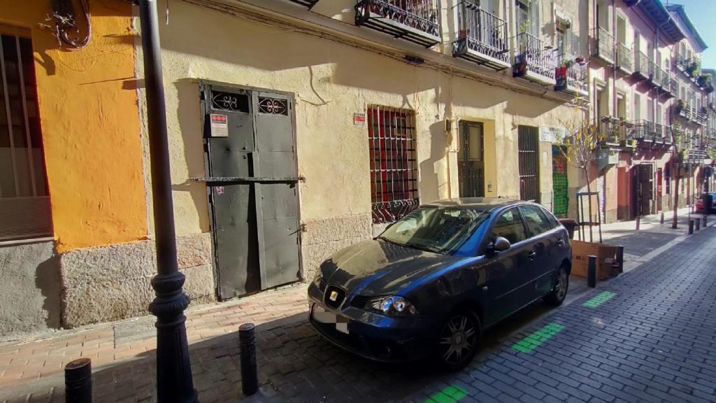 Entrada al Garaje Café, en la calle Jesús del Valle, 34.