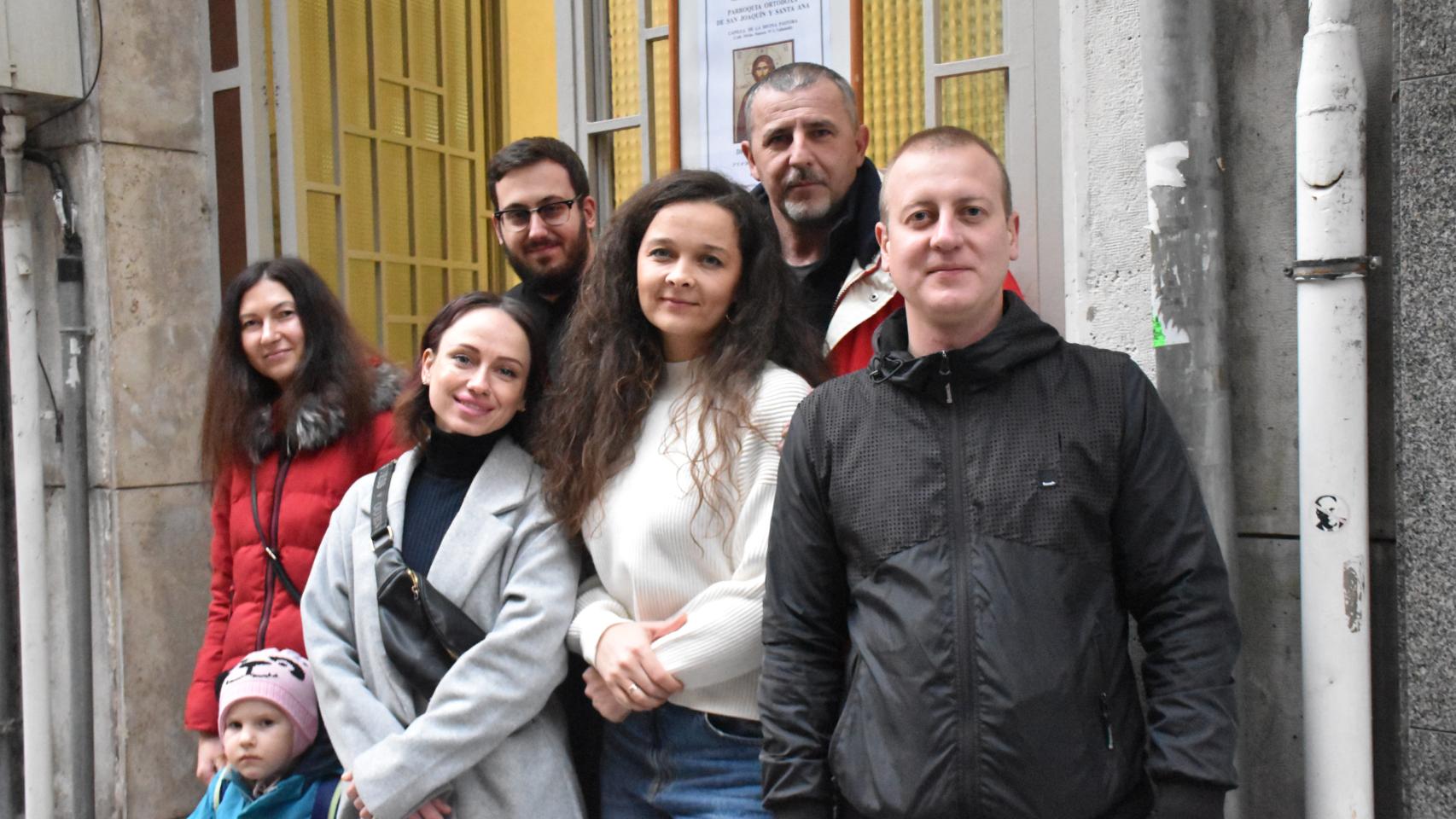 Refugiados ucranianos posan en Valladolid un año después de la guerra de su país