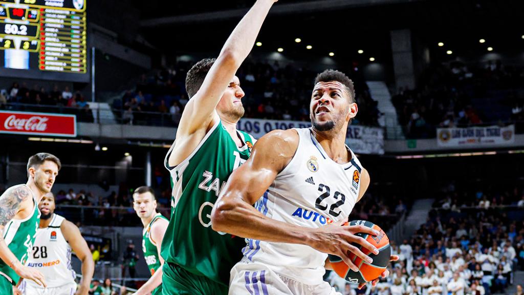 Walter Tavares durante una acción de su partido contra Zalgiris