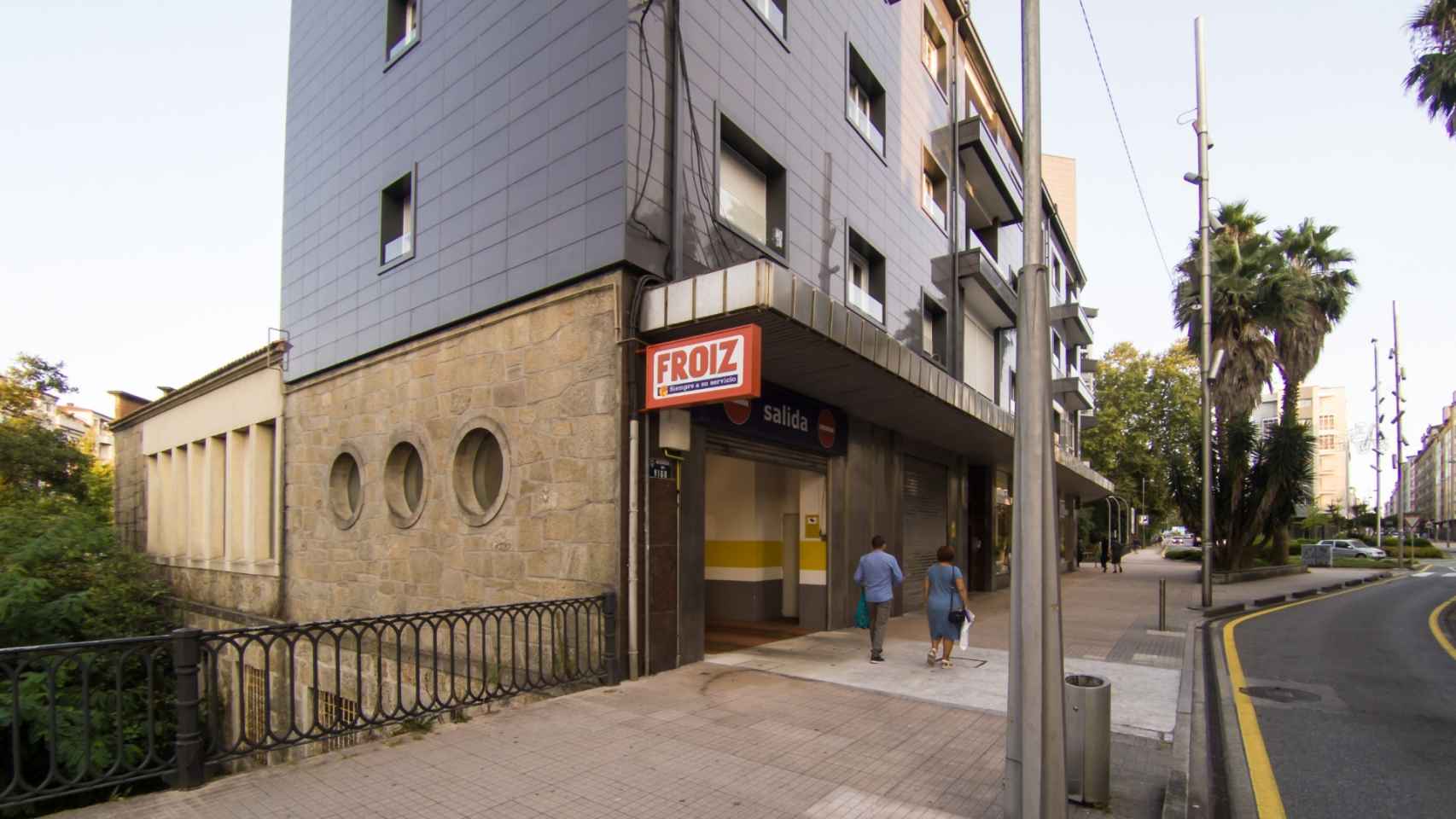 Supermercado Froiz en Pontevedra.