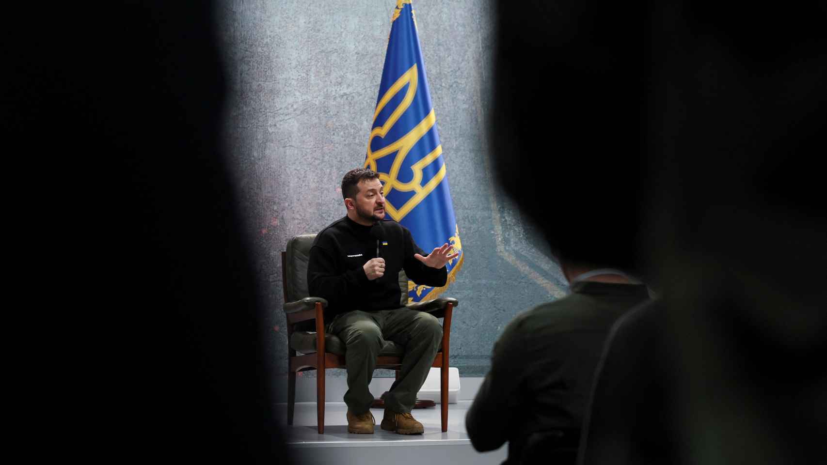 El presidente de Ucrania, Zelenski, en la conferencia de prensa en el primer aniversario de la invasión rusa de Ucrania, en Kiev.