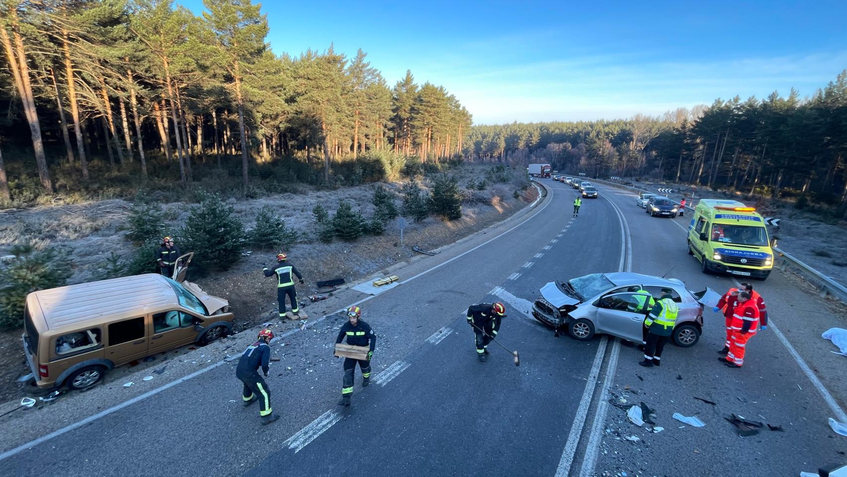 Imagen del accidente entre un turismo y una furgoneta