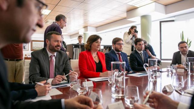 Reunión en la que se presentó el proyecto de la fábrica de acero verde.