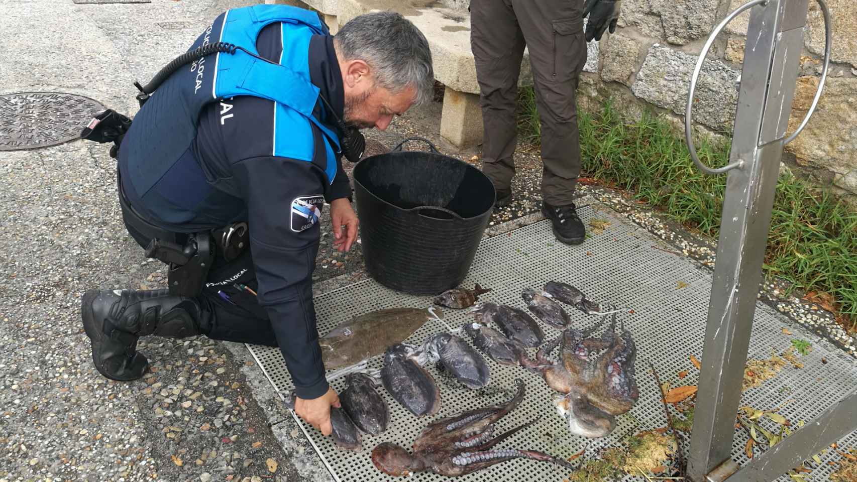 Material incautado en las playas de Vigo estos días.