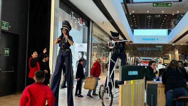 Centro Comercial Vialia Vigo durante los carnavales de 2023.