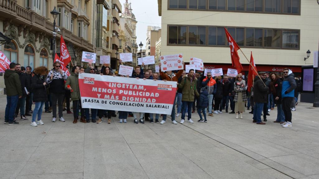 Concentración en Albacete. Foto: CCOO.