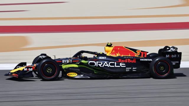 El Red Bull de Checo Pérez durante los test de Baréin.